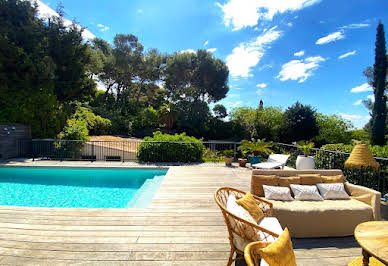 Maison avec piscine et terrasse 2