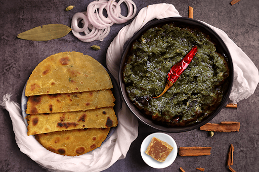 Sarso Ka Saag With Makki Ki Roti