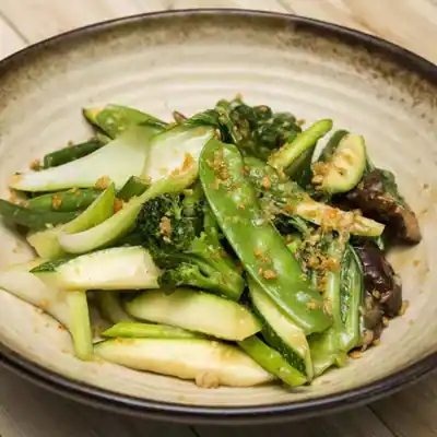 Stir-Fried Vegetables With Burnt Garlic