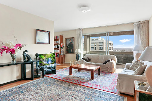 Apartment with terrace 1