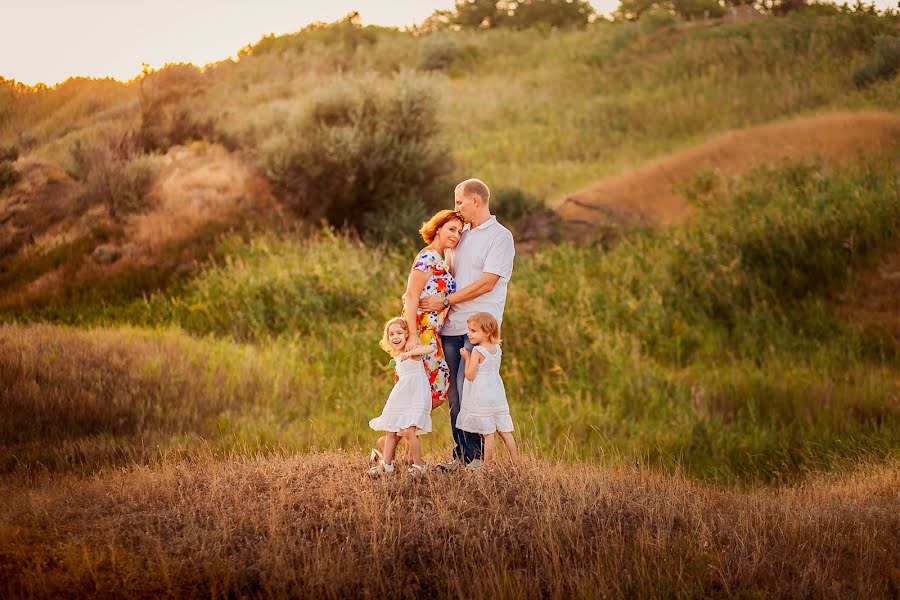 Fotografo di matrimoni Olga Kuzmina (septembersun). Foto del 16 settembre 2015