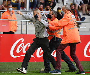 Un supporter malinois monte sur le terrain pour s'en prendre au buteur ostendais