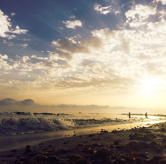 Il mare impetuoso al tramonto di dartwell