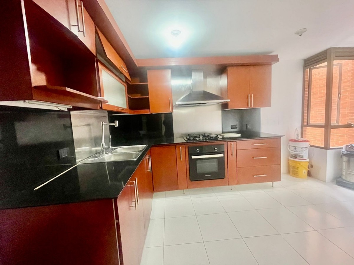 Apartamento En Venta - La Carolina, Bogota