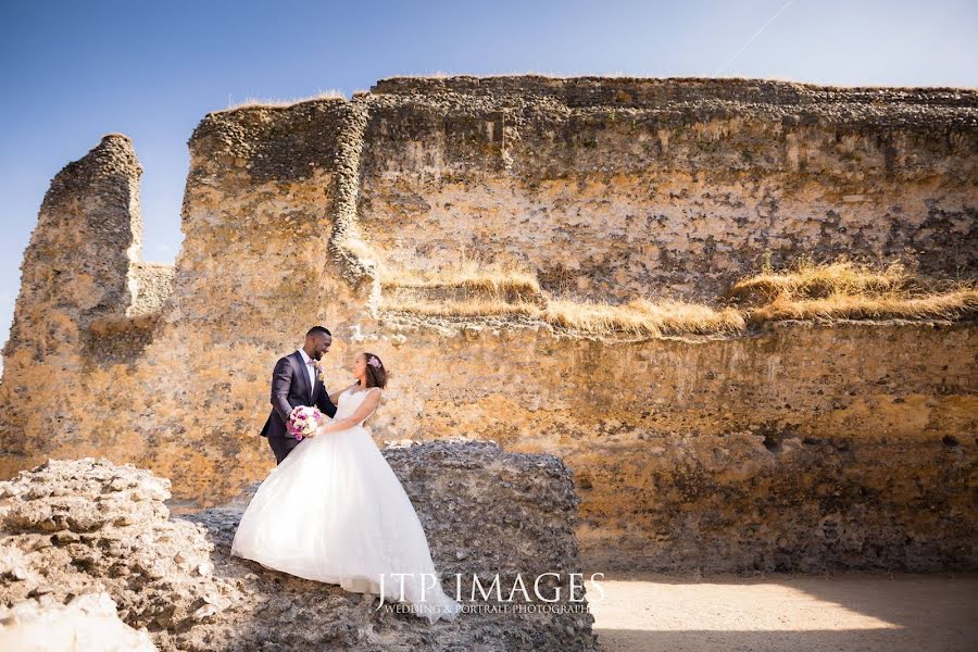 Wedding photographer Josh Thomas-Powell (jtpimages). Photo of 30 December 2021