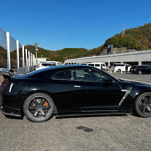 NISSAN GT-R R35