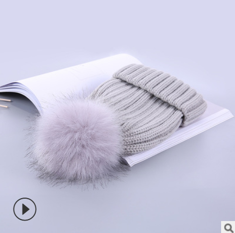 Title 8, Colored wool children hat