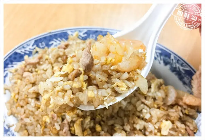 大寮美濃粄條肉絲蝦仁炒飯