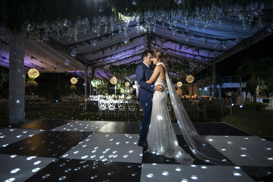 Fotografo di matrimoni Juan Pablo Bayona (juanpablobayona). Foto del 13 agosto 2019