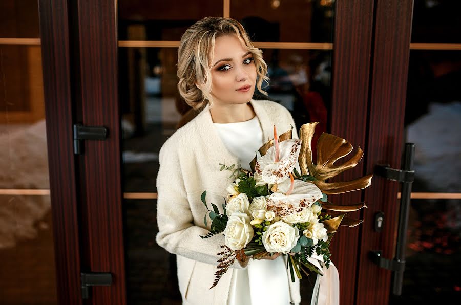 Fotógrafo de casamento Sergey Mikhnenko (sergnovo). Foto de 17 de fevereiro 2020