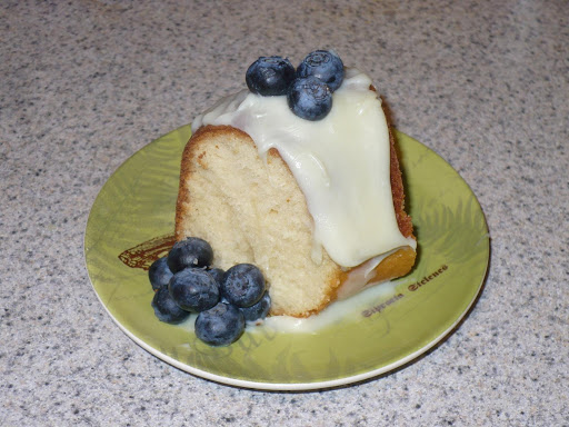 Shelby's Iced French Vanilla Cake with Berries