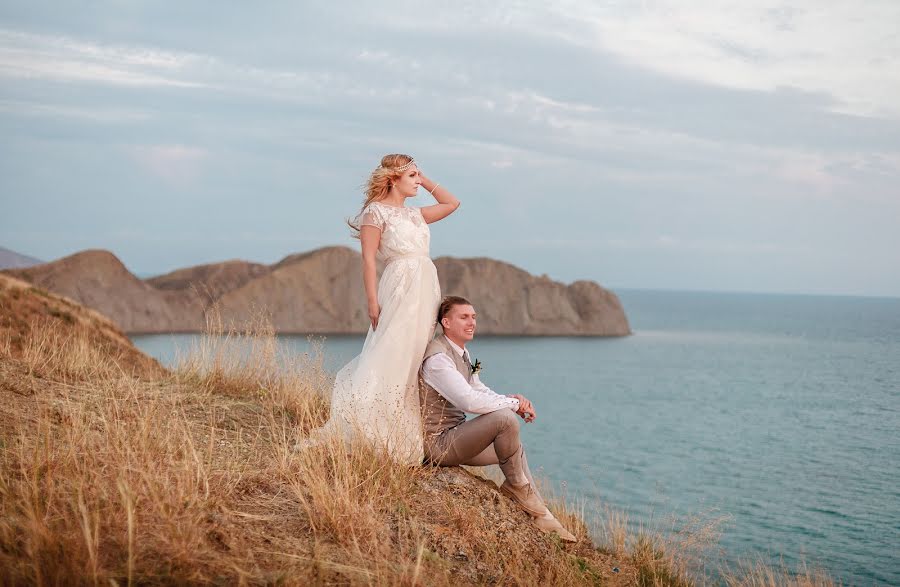 Fotógrafo de casamento Viktoriya Maksimova (si080387). Foto de 25 de outubro 2018