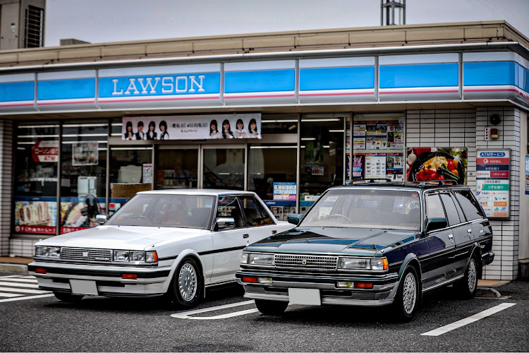 マークIIワゴンのGX71・クレスタ・ハイソカー・1980年代・昭和レトロに関するカスタム事例の投稿画像2枚目
