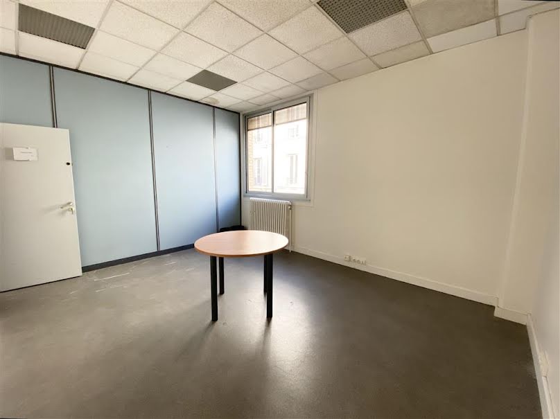 Location  locaux professionnels  22 m² à Paris 17ème (75017), 1 155 €