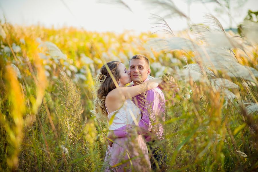 Fotógrafo de casamento Oksana Shakhanskikh (roksana). Foto de 30 de setembro 2017