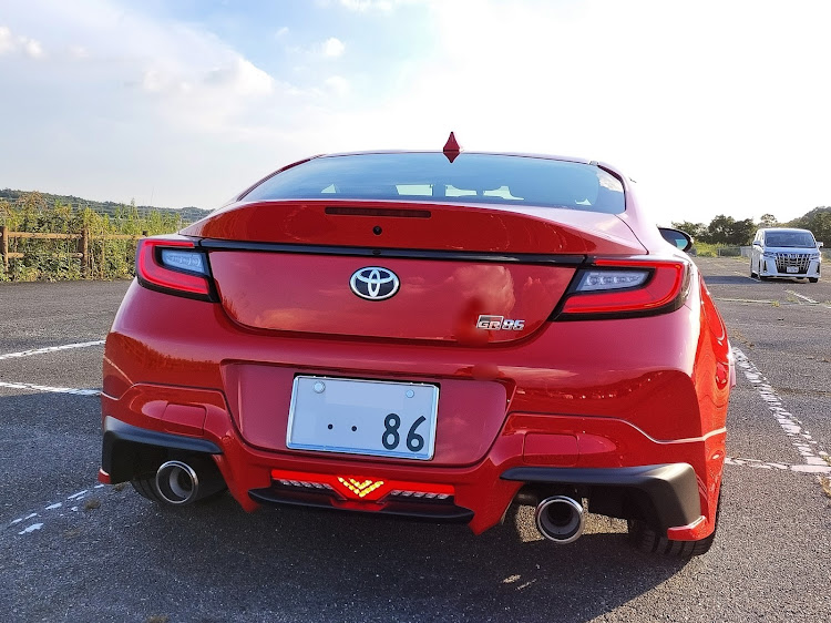 GR86のVARENTI・納車されました・岡山に関するカスタム事例の投稿画像3枚目