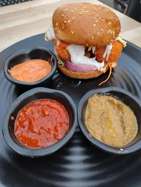 Momo Burger