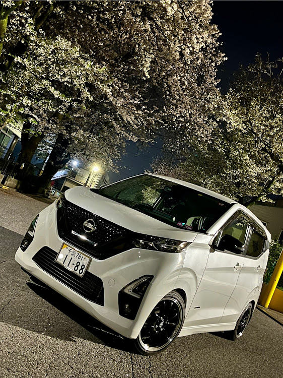 デイズハイウェイスターの可愛い息子ちゃん・サクラと愛車・桜とコラボ・桜コラボ・夜桜と愛車に関するカスタム事例の投稿画像2枚目