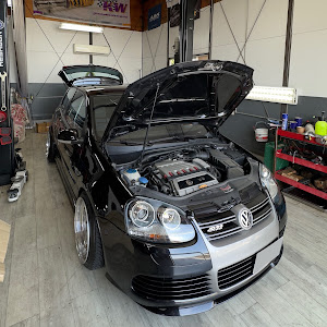 ゴルフ R32