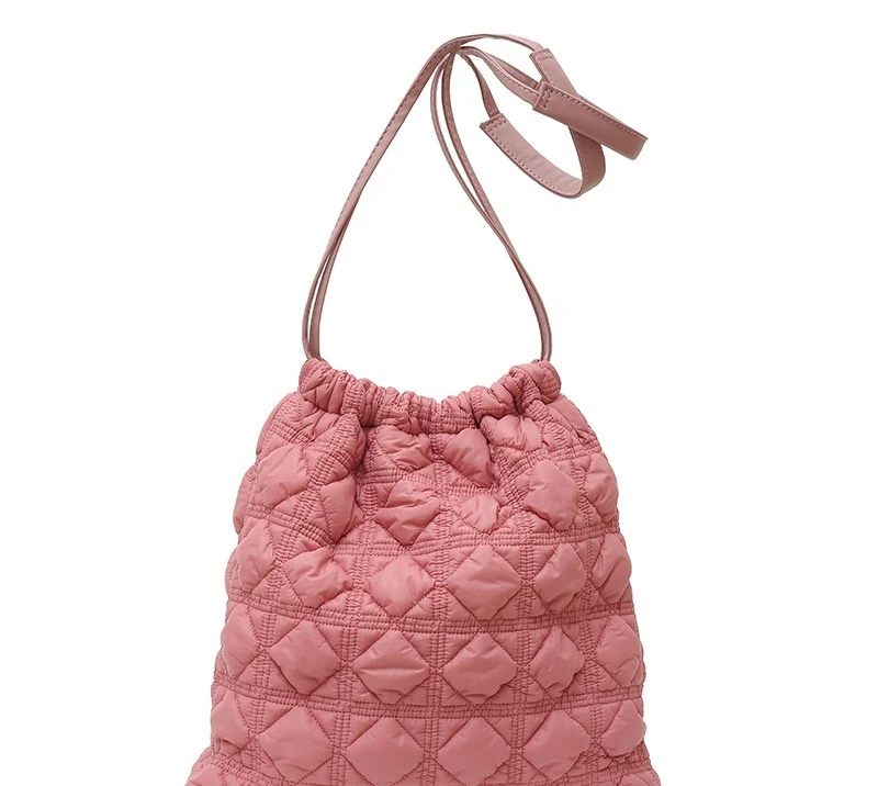Diamond Bucket Fashion geplooide crossbody tas, een stijlvolle en praktische tas voor dagelijks gebruik met een luxe uitstraling.