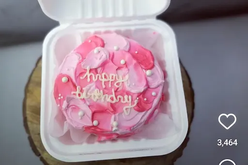 Strawberry Birthday Mini Cake [250 Grams]