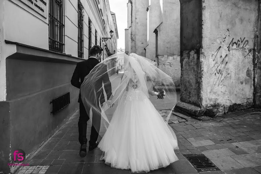 Fotografo di matrimoni Peter Suľovský (fotosulovsky). Foto del 7 aprile 2019