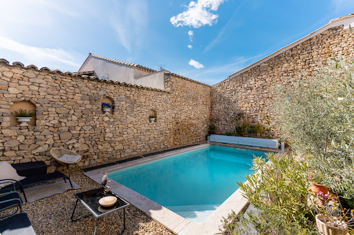 House with pool and garden 2