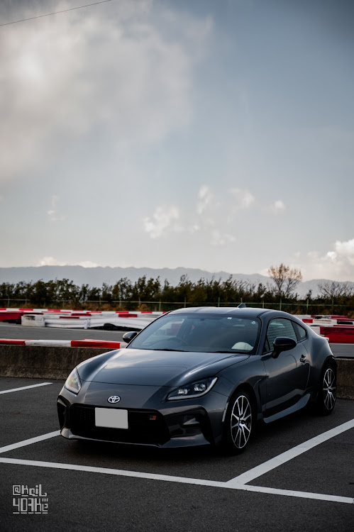 GR86のisk大阪舞洲店・ファインダー越しの私の世界・キリトリセカイ・車写活に関するカスタム事例の投稿画像4枚目