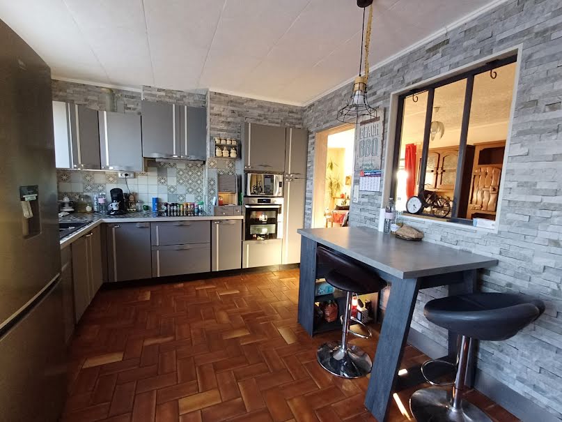 Vente maison 7 pièces 183 m² à Saint-Michel-le-Cloucq (85200), 211 000 €