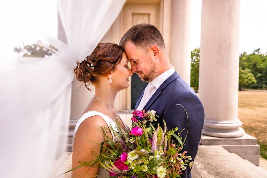 Fotógrafo de casamento Pavlína Kročilová (pavlinakrocilova). Foto de 22 de julho 2022