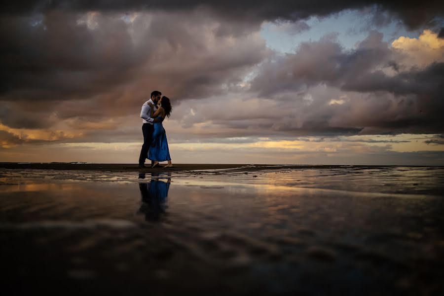 Fotógrafo de casamento Evgeniy Zinovev (alkazar). Foto de 7 de outubro 2021