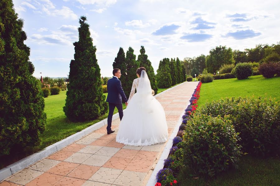 Fotógrafo de casamento Irina Foto (efirina). Foto de 16 de abril 2016