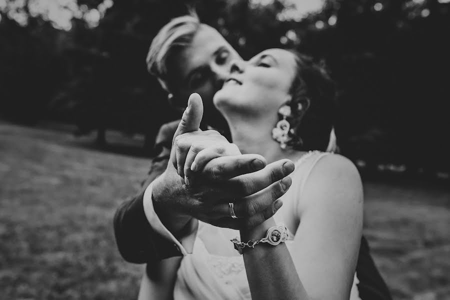 Wedding photographer Tomasz Okupny (swiatlokolorowi). Photo of 24 August 2016