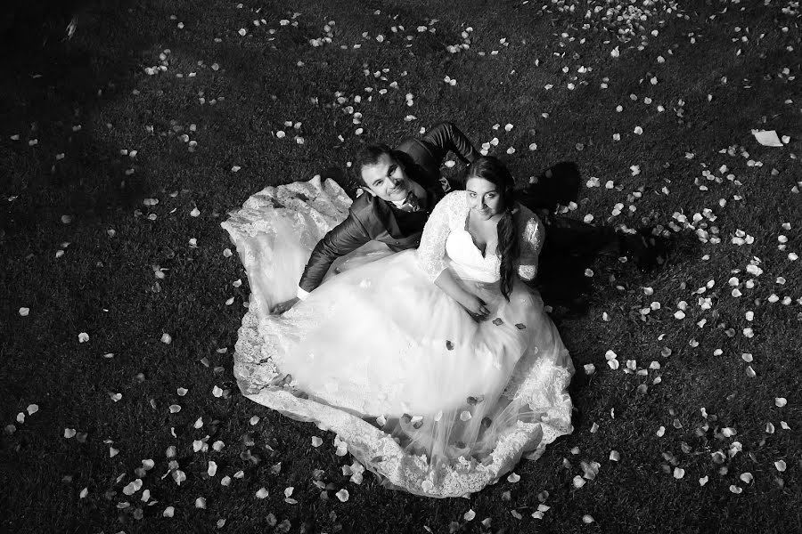 結婚式の写真家Andres Carmona (bodasvillarrica)。2015 12月10日の写真