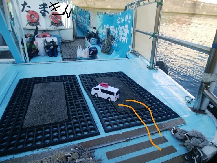 ハイエースバンの全国ちび箱連合会・アジ釣り・まあまあ・悪さのシュナおやびんに関するカスタム事例の投稿画像3枚目