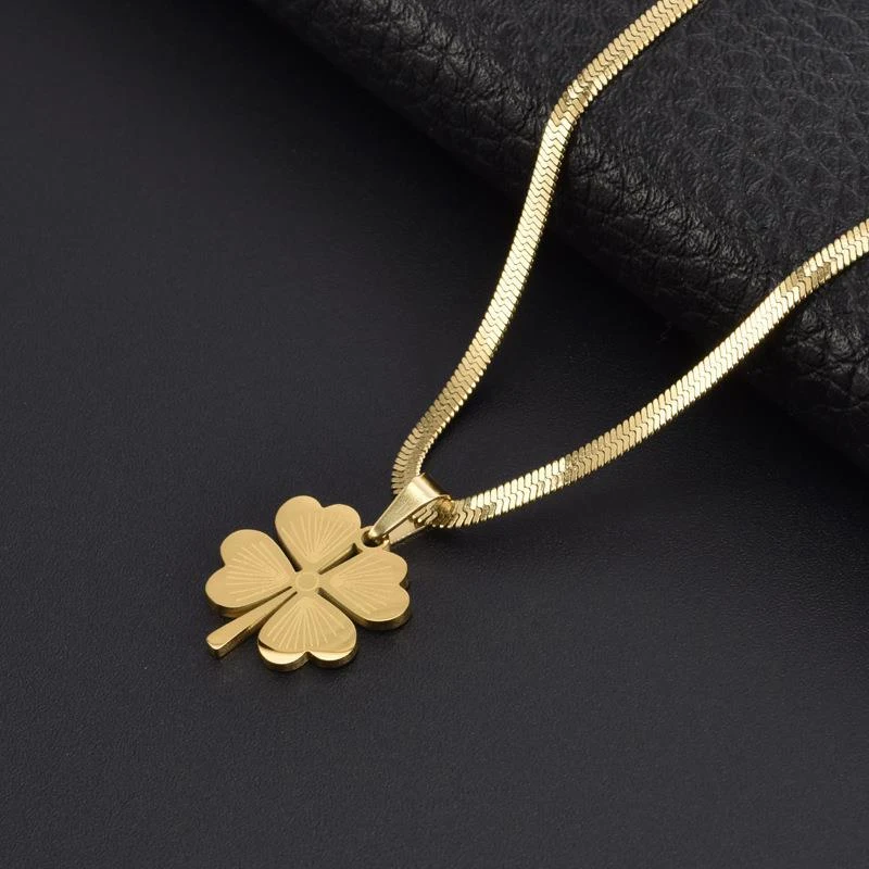 Diamanten holle patroon liefde klaver ketting, een prachtig sieraad om liefde en geluk te symboliseren. Perfect cadeau!