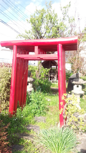 鳥居と祠