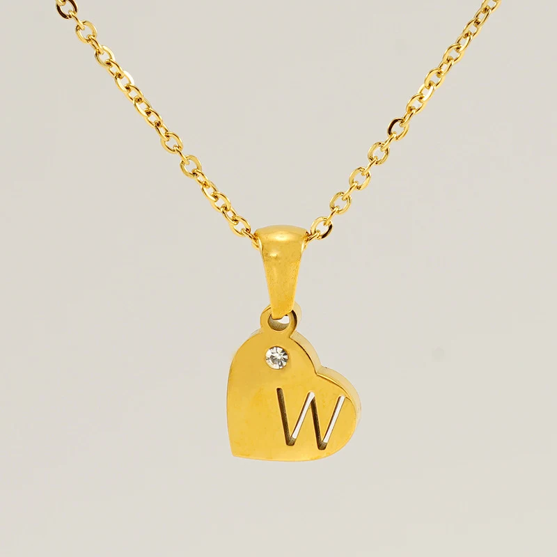 Collier pendentif cœur en acier titane et diamant, un symbole d'amour éternel. Cadeau idéal pour exprimer vos sentiments.