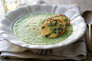 Broccoli and Stilton soup 