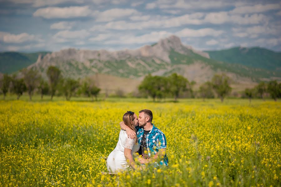 Wedding photographer Inna Ryabichenko (riabinna). Photo of 8 June 2015