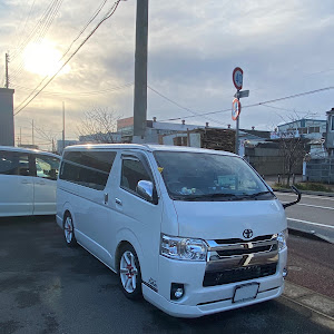ハイエースバン TRH200V