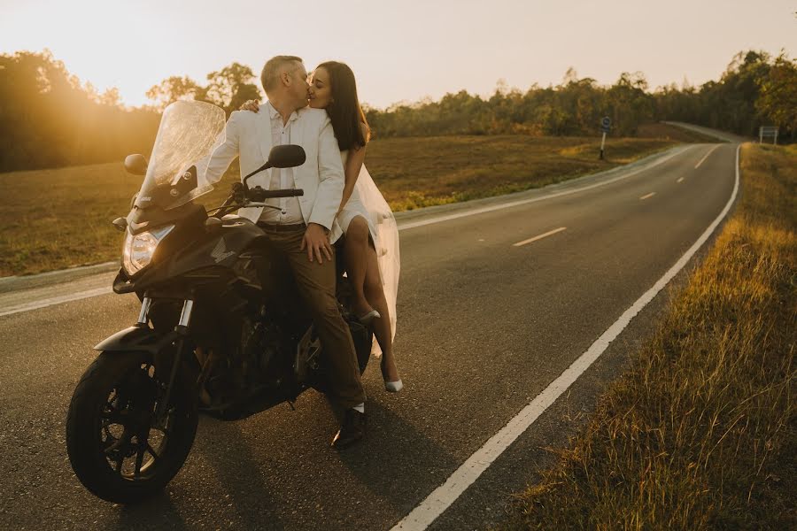 Fotografo di matrimoni Khampee Sitthiho (aramphabot). Foto del 10 giugno 2019