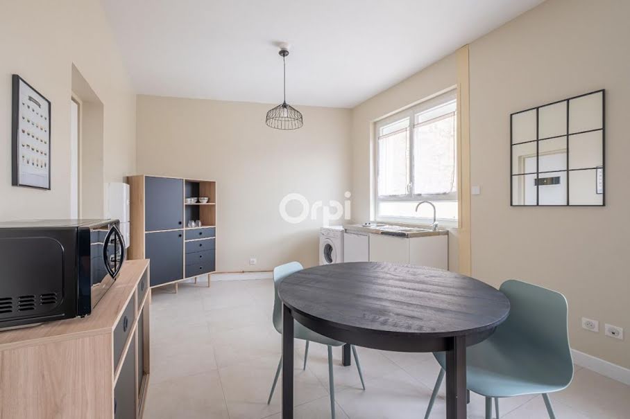 Location meublée appartement 1 pièce 39 m² à Limoges (87000), 410 €