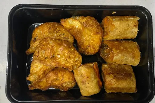 Chicken Fried Momos [4 Pieces] With Chicken Spring Roll [4 Pieces]