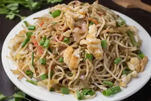 Egg Hakka Noodles