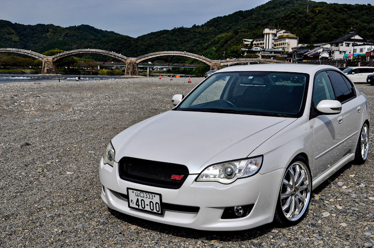 レガシィB4の山口・#セダン女子・ツライチシャコタン・#レガシィB4・ドライブに関するカスタム事例の投稿画像3枚目