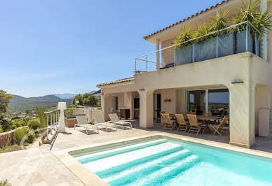 Villa avec piscine et terrasse 15