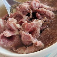 助仔牛肉湯