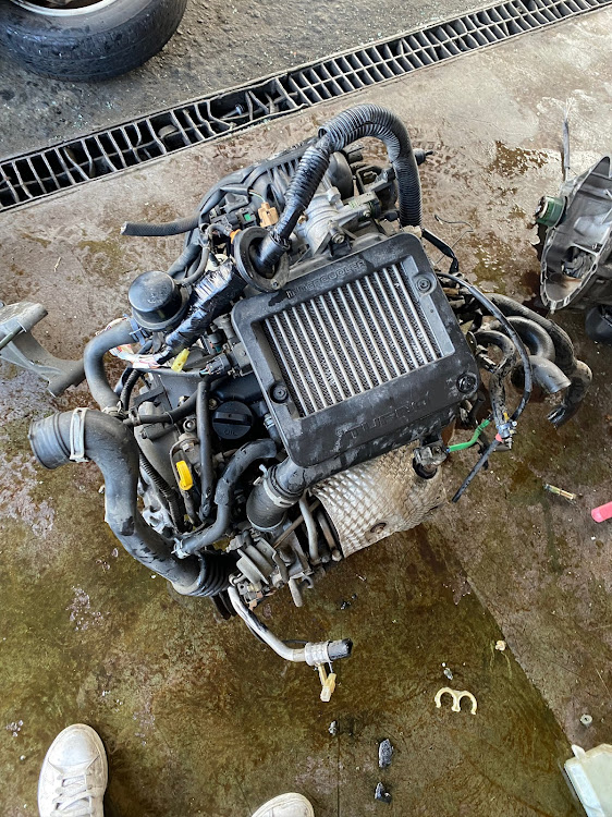 ムーヴカスタムのエンジン載せ替え完了・ターボ化・EF-DET・5速MT・載せ替えMTに関するカスタム事例の投稿画像1枚目