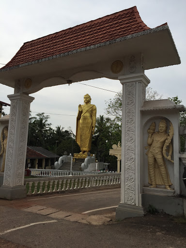 Entrance to the Temple Sri Mahindarama